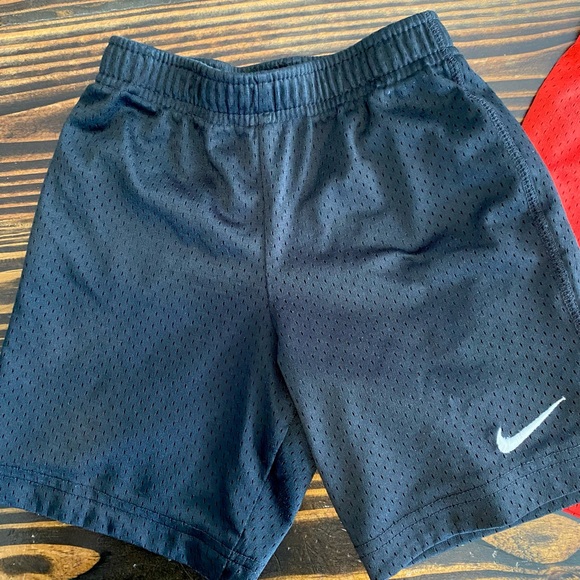 Nike Black and Red Athletic mesh shorts - Picture 3 of 8